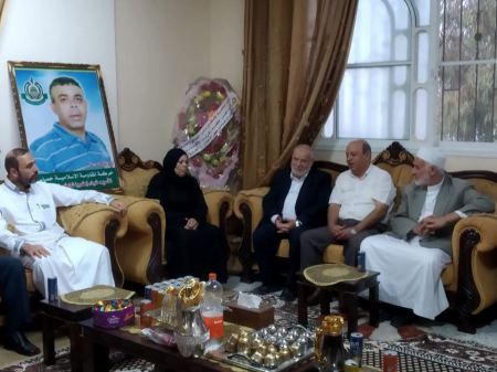 . بحر: الأسرى رمز صمودنا وتضحيتنا.. وقضيتهم على رأس أولويات التشريعي